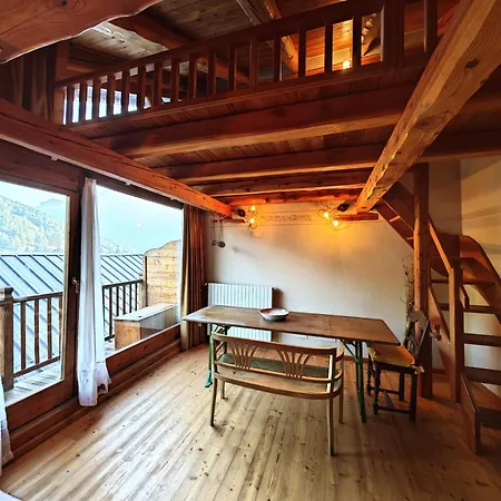 Hostdomus - La Casa Di Merlino * Traverses